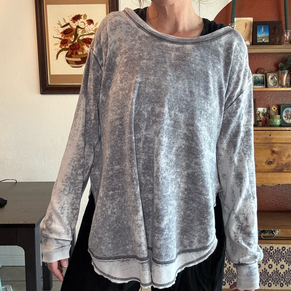 Gray sweatshirt